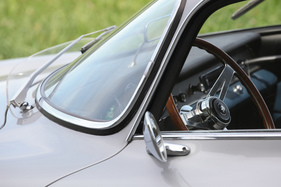 Alfa Romeo Giulia SS (1964) - Blick durch das fahrerseitige Seitenfenster