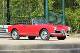 Alfa Romeo Giulia Spider 1600 (1962) - als Lot 07 angeboten an der Artcurial en Scènes Versteigerung in Paris am 17. Juni 2019 (1962)