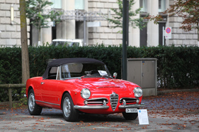 Alfa Romeo Giulia Spider Veloce (1964) - vom Besitzer vor dem Schrottplatz bewahrt - am ZCCA 2016 (1964)
