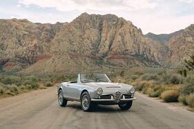 Alfa Romeo Giulia Spider Veloce (1966) - Lot 117 an der Bonhams Quail Lodge Versteigerung am 16. August 2024