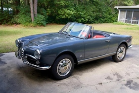 Alfa Romeo Giulia Spider Veloce CV (1965) - Lot 82 an der Bonhams Amelia Island Versteigerung am 29. Februar 2024 (1965)