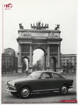 Bild: Alfa Romeo Giulia Sprint (1960) - vor dem Arco della Pace in Mailand