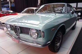 Alfa Romeo Giulia Sprint GT (1964) – Alfa Romeo Storico in der Autoworld Brüssel 2022 (1964)