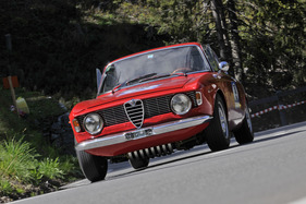 Alfa Romeo Giulia Sprint GT (1964) mit Startnummer 158 an der Arosa ClassicCar 2011