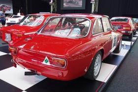 Alfa Romeo Giulia Sprint GT Corsa (1965) – Alfa Romeo Storico in der Autoworld Brüssel 2022 (1965)