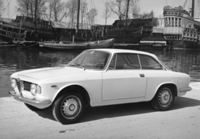 Alfa Romeo Giulia Sprint GT Veloce (1966) - Silhouette