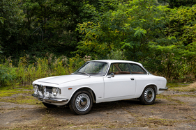 Alfa Romeo Giulia Sprint GT Veloce (1967) – angeboten als Lot Nr. 138 bei der RM-Sotheby's-Versteigerung in Paris am 4. und 5. Februar 2025