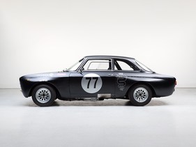 Alfa Romeo Giulia Sprint GTV (1971) - as lot 11 at auction 225 by auctionata on May 4, 2015