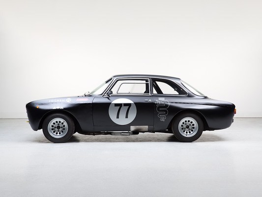 Image: Alfa Romeo Giulia Sprint GTV (1971) - as lot 11 at auction 225 by auctionata on May 4, 2015