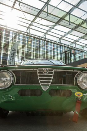 Alfa-Romeo Giulia Sprint Veloce (1966) -genannt "Kantenhaube" - Retro Classics Stuttgart 2017