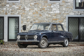 Alfa Romeo Giulia Super (1964) - als Lot 369 an der Artcurial-Versteigerung anlässlich der Rétromobile Paris am 18./19. März 2022