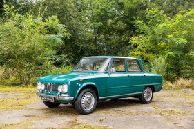 Alfa Romeo Giulia Super (1965) – angeboten als Lot Nr. 103 bei der RM-Sotheby's-Versteigerung in Paris am 4. und 5. Februar 2025