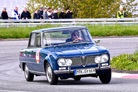 Alfa Romeo Giulia Super (1966) - Pista & Piloti Hillclimb Pferdsfeld 2024