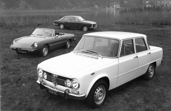 Alfa Romeo Giulia Super (1973) - zusammen mit GT Junior GT und SpiderJunior