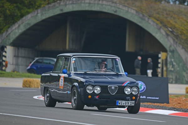 Alfa Romeo Giulia Super (1974) - Pista e Piloti Flugplatz Pferdsfeld 2020