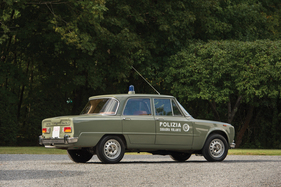 Alfa Romeo Giulia Super 'Polizia' (1966) - als Lot 203 angeboten von RM/Sotheby's in Arizona am 28./29. Januar 2016