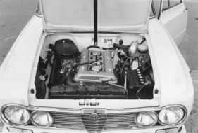 Alfa Romeo Giulia TI (1964) - der Vierzylinder mit zwei obenliegenden Nockenwellen
