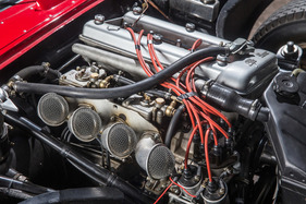 Alfa Romeo Giulia TZ 2 (1965) - zwei Weber-Vergaser übernehmen die Aufbereitung des Gemischs (1965)