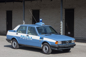 Alfa Romeo Giulietta 1.6 (1980) - keilförmige Limousine im Zweifarben-Look