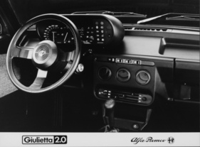 Alfa Romeo Giulietta 2.0 (1985) - Interieur des Vorgängers des Alfa 75