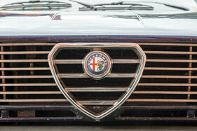 Alfa Romeo Giulietta Nuova 1,6 (1977) – Der Biscione, das Alfa-Markenzeichen