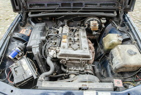 Alfa Romeo Giulietta Nuova 1,6 (1977) – Der Motor wurde der Alfetta entnommen, genauso wie die Bodengruppe und der Heckantrieb.