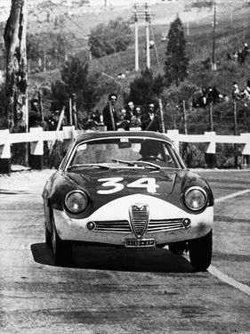 Alfa Romeo Giulietta SZ (1962) - bei einer Rallye