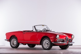 Alfa Romeo Giulietta Spider (1960) - als Lot 522 angeboten in der Artcurial "Solo Alfa" Versteigerung vom 8. Februar 2014 Alfa Romeo Giulietta Spider (1960) - als Lot 522 angeboten in der Artcurial "Solo Alfa" Versteigerung vom 8. Februar 2014
