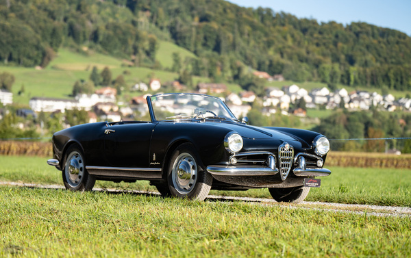 Bild: Alfa Romeo Giulietta Spider 750 D (1956) - als Lot 85 an der Versteigerung "Klassische Automobile & Motorräder" der Oldtimer Galerie in Toffen am 18. Oktober 2025
