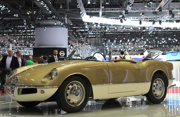 Alfa Romeo Giulietta Spider Bertone (1955) - auch heute noch wunderschön - gesehen am Genfer Automobilsalon 2012