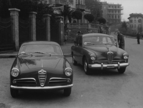 Alfa Romeo Giulietta Sprint (1954) - fahrbereiter Prototyp neben Modell 1900 Super