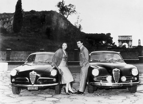Alfa Romeo Giulietta Sprint (1954) – rechts ein 1900C Sprint