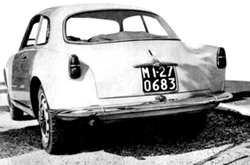 Alfa Romeo Giulietta Sprint (1955) - Volle Sicht nach hinten ermöglicht das auffallend breit- und hochgezogene Rückfenster Alfa Romeo Giulietta Sprint (1955) - Volle Sicht nach hinten ermöglicht das auffallend breit- und hochgezogene Rückfenster