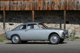 Alfa Romeo Giulietta Sprint (1957) - Gesamtlänge 3,98 Meter