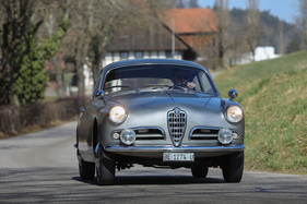 Alfa Romeo Giulietta Sprint (1957) - die beiden Aussenspiegel wurden nachgerüstet, aber Werk gab es keine Aussenspiegel