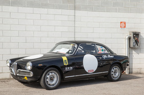 Alfa-Romeo Giulietta Sprint (1961) - sollte sie Feuer fangen, ist der Wasserschlauch nicht weit - Auto e Moto d'Epoca 2022