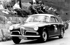 Alfa Romeo Giulietta Sprint Veloce (1956) - Karl Foitek beim Bergrennen Lenzerheide 1957 am Steuer seines Alfa Romeo Giulietta Sprint Veloce