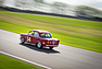 Alfa Romeo Giulietta TI (1959) – Jenson Button bringt die Italienerin auf Rang 6 nach Hause – Goodwood Revival 2025 (© Stuart Adams, 2025) Alfa Romeo Giulietta TI (1959) – Jenson Button bringt die Italienerin auf Rang 6 nach Hause – Goodwood Revival 2025 (© Stuart Adams, 2025)