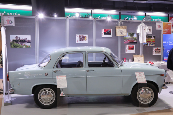 Alfa Romeo Giulietta TI (1959) – wenn der Hersteller fehlt, dann zeigt wenigsten der Club den Wagen – Rétromobile Paris 2025
