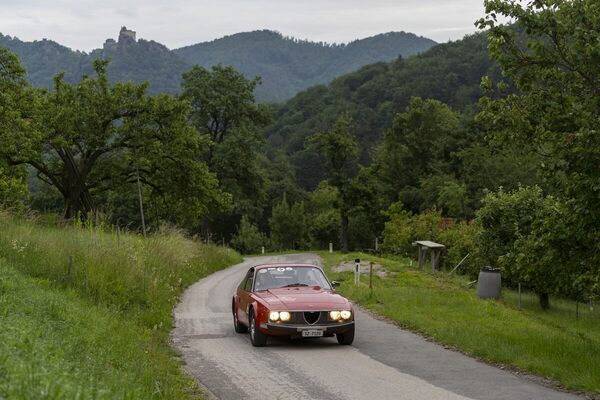 Alfa Romeo Junior Z 1600 unterwegs - Alfa Classic Wachau 2024