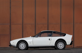 Alfa Romeo Junior Z (1972) - klassische Fastback-Silhouette mit hohem Glasanteil