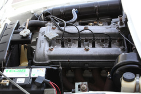 Alfa Romeo Junior Z (1972) - klassischer Aluminium-Doppelnockenwellen-Motor