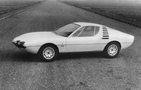 Alfa Romeo Montreal (1967) - Prototyp respektive Konzeptfahrzeug mit Mittelmotor
