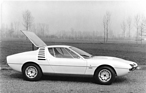 Alfa Romeo Montreal (1967) - über die Glasklappe war der Mittelmotor zugänglich