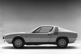 Alfa Romeo Montreal (1970) - die Linienführung entspricht weitgehend dem Prototypen von 1967