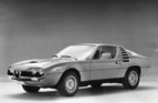 Alfa Romeo Montreal (1971) - Seitenansicht - von vorne links