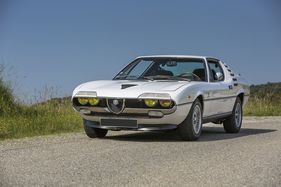 Alfa Romeo Montreal (1972) - als Lot 03 an der Bonhams Chantilly Versteigerung am 3. September 2016 Alfa Romeo Montreal (1972) - als Lot 03 an der Bonhams Chantilly Versteigerung am 3. September 2016