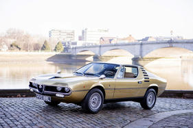 Alfa Romeo Montreal (1972) - als Lot 392 an der Bonhams Versteigerung "Les grandes marques du monde au Grand Palais" in Paris 2017