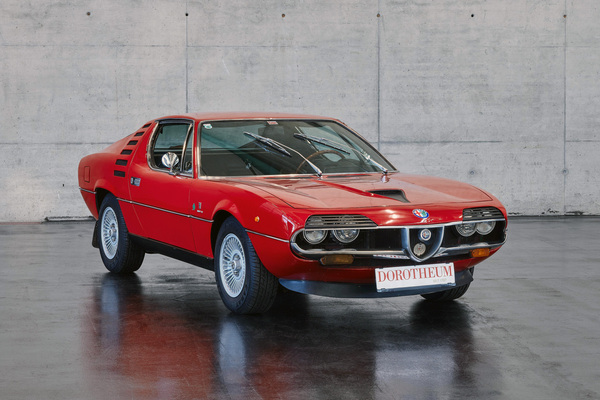 Bild: Alfa Romeo Montreal (1974) - als Lot 38 angeboten an der Dorotheum Versteigerung anlässlich der Classic Expo Salzburg 2021