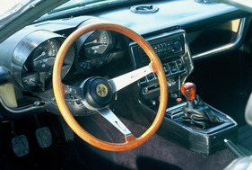 Alfa Romeo Montreal (1975) - Interior (1975)